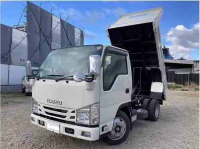 Isuzu ELF Truck