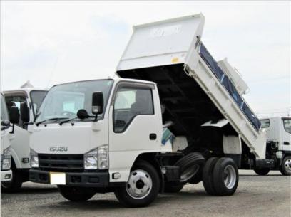 Isuzu ELF Truck