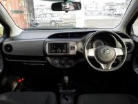 TOYOTA VITZ 2015