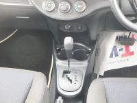 TOYOTA VITZ 2016