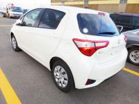 TOYOTA VITZ 2017