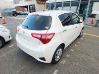 TOYOTA VITZ 2017