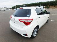 TOYOTA VITZ 2017