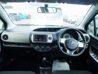 TOYOTA VITZ 2016