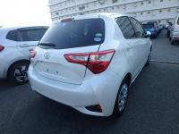 TOYOTA VITZ 2017