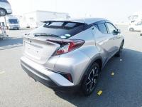 TOYOTA C-HR 2017