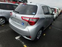 TOYOTA VITZ 2017