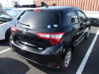 TOYOTA VITZ 2017