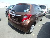 TOYOTA VITZ 2015