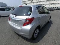 TOYOTA VITZ 2015
