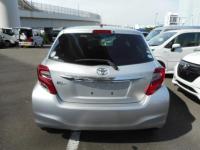 TOYOTA VITZ 2015