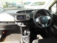 TOYOTA VITZ 2015