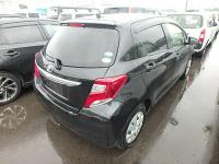 TOYOTA VITZ 2015