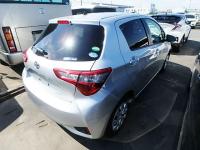 TOYOTA VITZ 2017