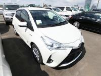 TOYOTA VITZ 2017