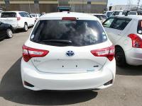 TOYOTA VITZ 2017