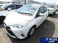 TOYOTA VITZ 2017