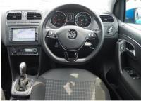 VOLKSWAGEN POLO 2015