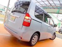 TOYOTA NOAH 2010