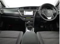 TOYOTA AURIS 2012