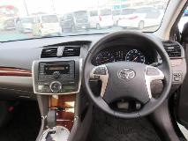 TOYOTA PREMIO 2013