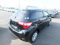 TOYOTA VITZ 2017