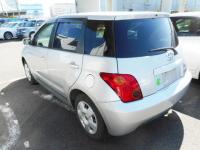 TOYOTA IST 2004