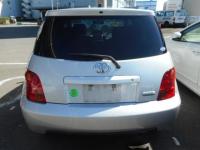 TOYOTA IST 2004