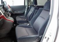 TOYOTA VELLFIRE 2010