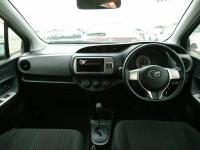 TOYOTA VITZ 2017