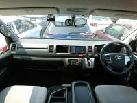 TOYOTA HIACE COMMUTER 2017