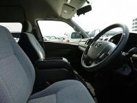 TOYOTA HIACE COMMUTER 2017