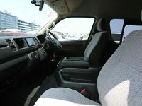 TOYOTA HIACE COMMUTER 2017