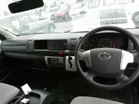 TOYOTA HIACE COMMUTER 2017