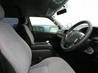 TOYOTA HIACE COMMUTER 2017