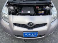 TOYOTA VITZ 2010