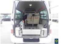 NISSAN CARAVAN 2011