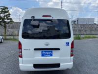 TOYOTA HIACE COMMUTER 2010