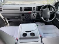 TOYOTA HIACE COMMUTER 2010