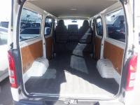 TOYOTA HIACE VAN 2010