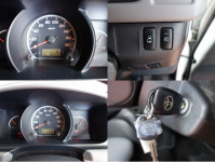 TOYOTA HIACE COMMUTER 2012