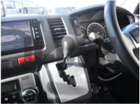 TOYOTA HIACE COMMUTER 2018