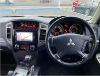 MITSUBISHI PAJERO 2017