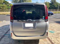 TOYOTA NOAH 2017