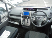 TOYOTA NOAH 2008