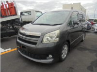 TOYOTA NOAH 2008