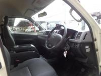 TOYOTA HIACE COMMUTER 2013