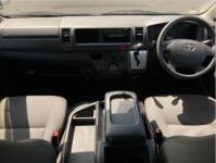 TOYOTA HIACE COMMUTER 2017