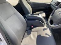 TOYOTA HIACE COMMUTER 2017