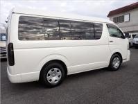 TOYOTA HIACE VAN 2011